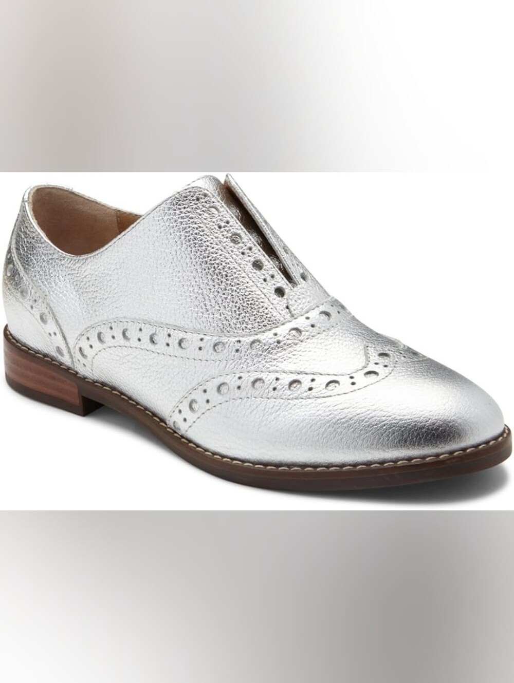 Vionic Hadley wingtip oxfords featuring detailed brogue perforations Womens 6